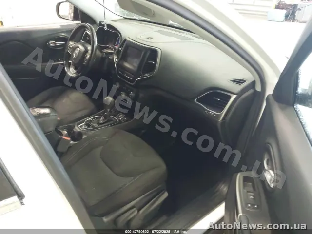 2019 Jeep Cherokee — фото 5 (iaai)