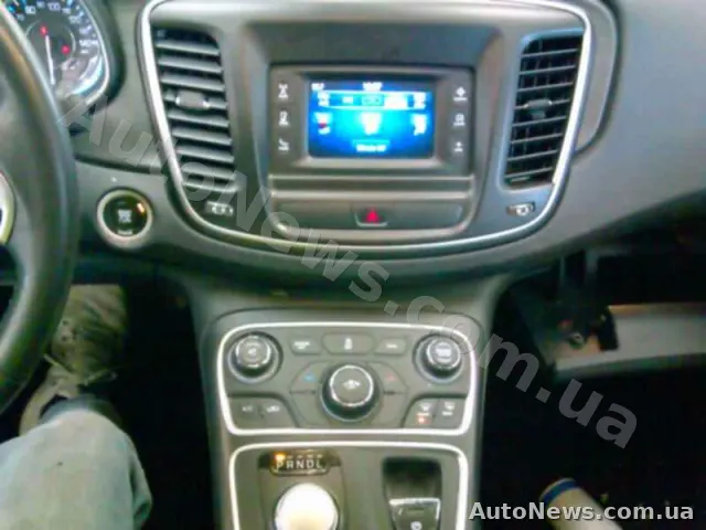 2015 Chrysler 200, VIN 1C3CCCAB4FN708161, nr rej. КА6642ІО — zdjęcie 4 (manheim)