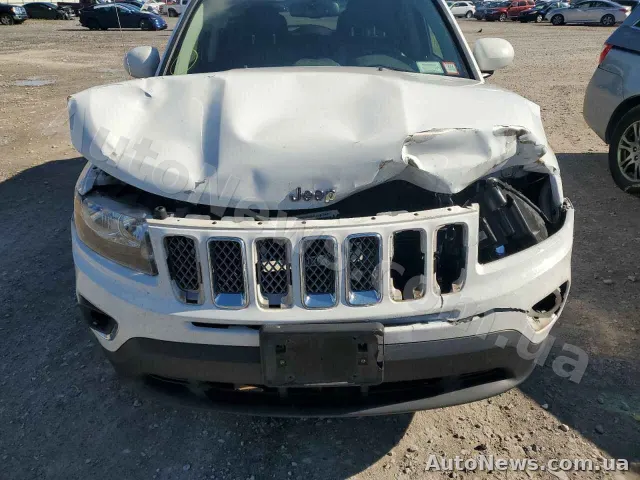 2017 Jeep Compass — zdjęcie 12 (copart)