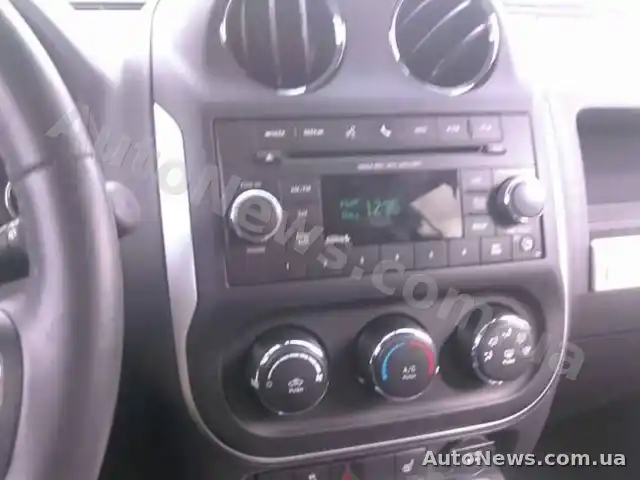 2014 Jeep Compass, VIN 1C4NJDEB8ED827104, plate ВМ1519ЕЕ — photo 4 (manheim)