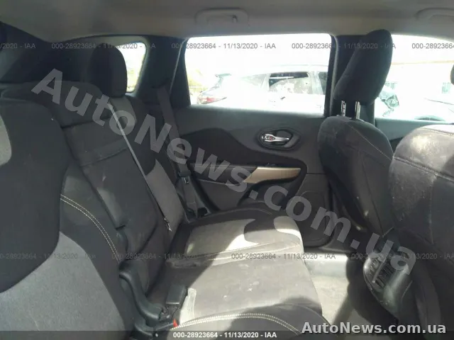 2017 Jeep Cherokee, VIN 1C4PJLCB6JD536827, госномер АТ4149НХ — фото 8 (iaai)