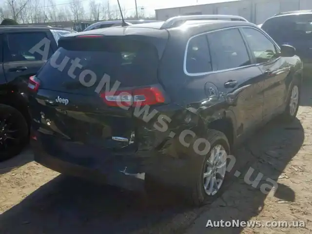 2017 Jeep Cherokee L, VIN 1C4PJMCB3HW575458 — photo 4 (copart)