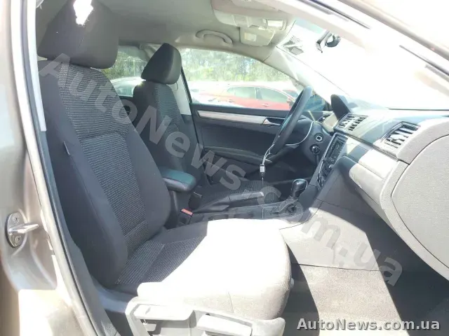 2015 Volkswagen Passat, VIN 1VWAT7A37GC011967, держномер ВХ8121ІС — фото 5 (copart)