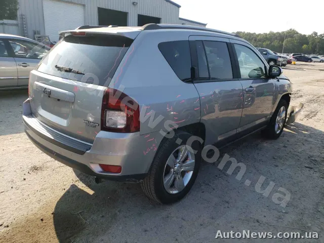 2016 Jeep Compass — photo 4 (copart)