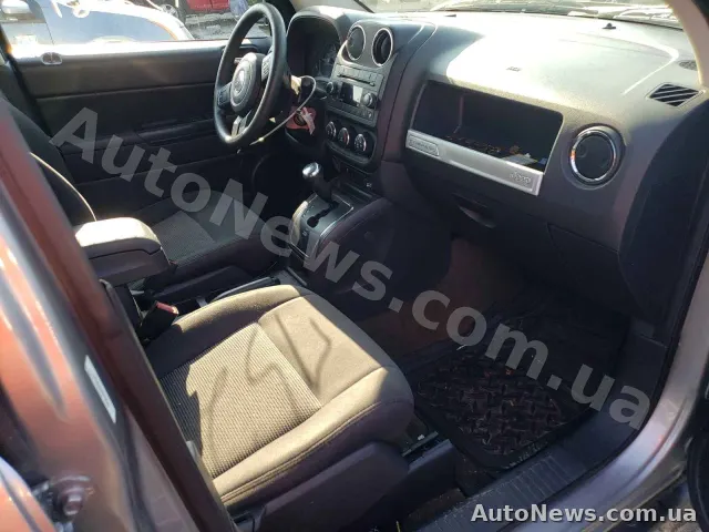 2016 Jeep Compass — photo 5 (copart)