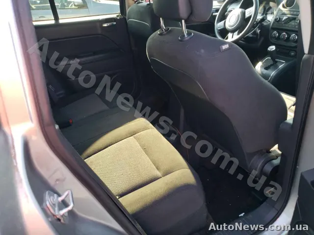 2016 Jeep Compass — photo 6 (copart)