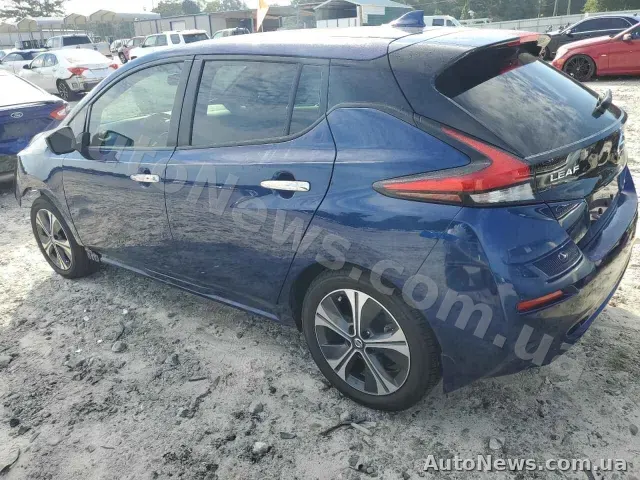 2020 Nissan Leaf, VIN 1N4BZ1CP2LC311323 — zdjęcie 2 (copart)