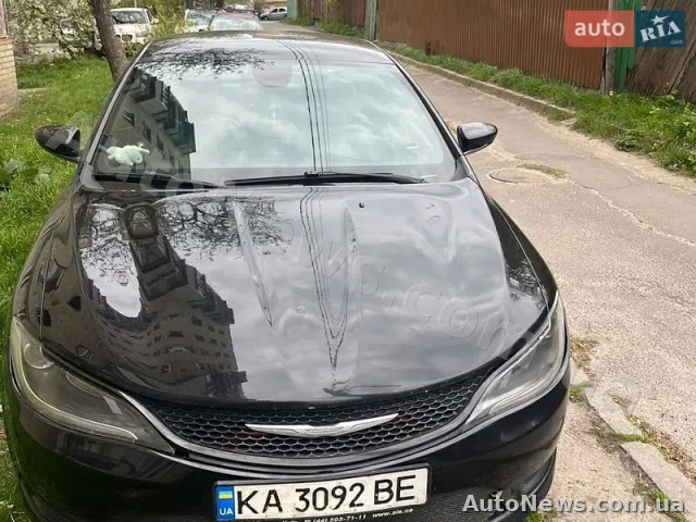 2015 Chrysler 200 — photo 10 (autoria)