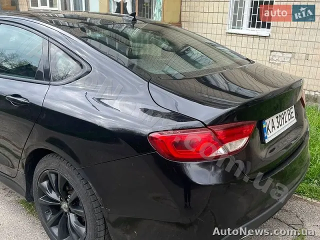2015 Chrysler 200 — photo 4 (autoria)