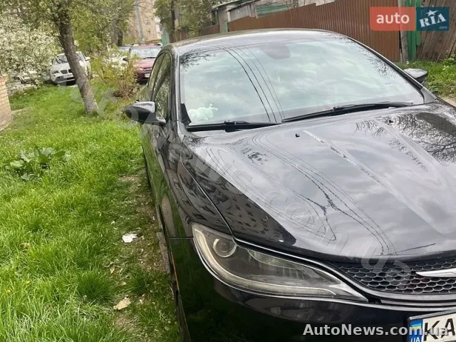 2015 Chrysler 200 — photo 6 (autoria)