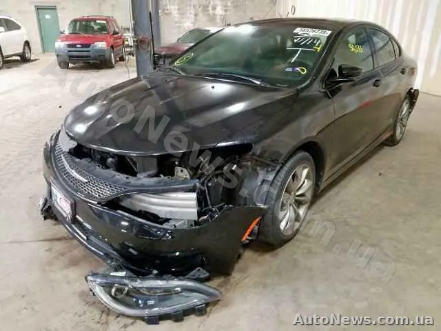 2015 Chrysler 200 — photo 2 (copart)