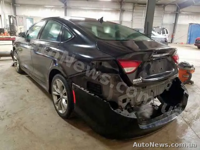 2015 Chrysler 200 — photo 3 (copart)