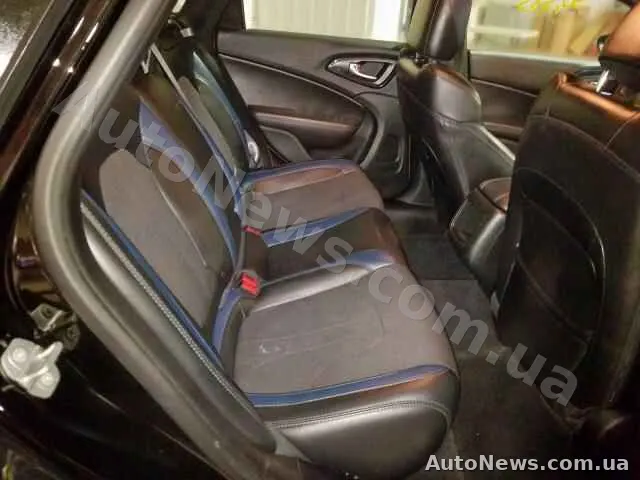 2015 Chrysler 200 — photo 6 (copart)