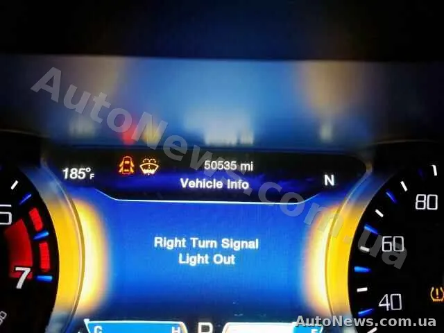 2015 Chrysler 200 — photo 8 (copart)