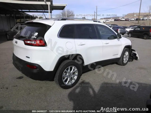 2016 Jeep Cherokee — zdjęcie 4 (iaai)