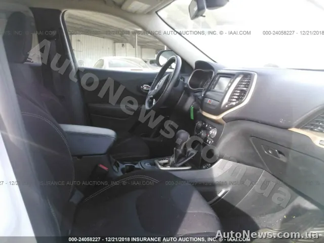 2016 Jeep Cherokee — zdjęcie 5 (iaai)