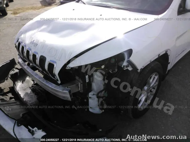 2016 Jeep Cherokee — zdjęcie 6 (iaai)