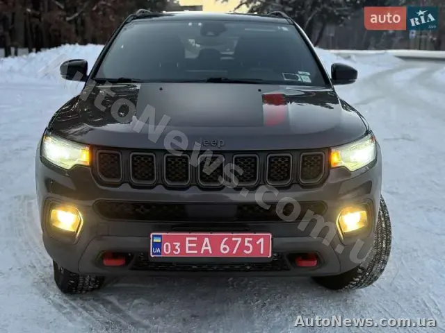 2023 Jeep Compass, VIN 3C4NJDDN5PT501785 — zdjęcie 2 (autoria)
