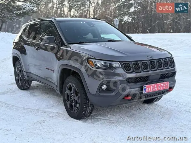 2023 Jeep Compass, VIN 3C4NJDDN5PT501785 — zdjęcie 4 (autoria)