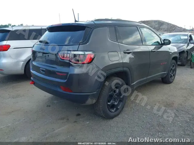 2023 Jeep Compass, VIN 3C4NJDDN5PT501785 — zdjęcie 4 (iaai)