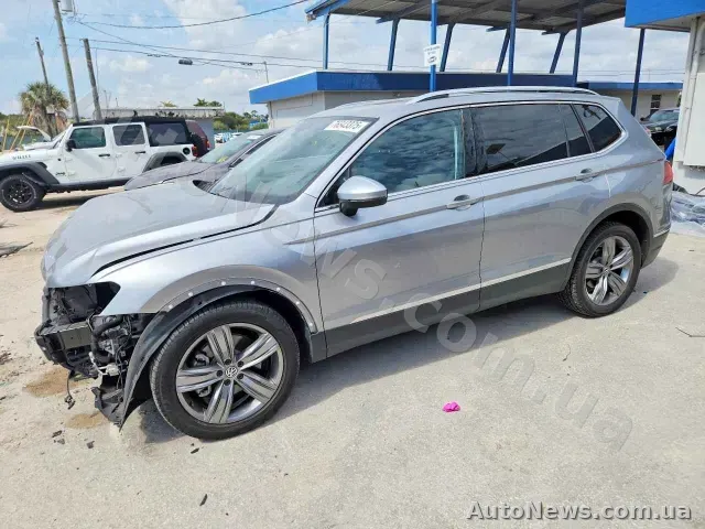 2021 Volkswagen Tiguan, VIN 3VV3B7AX0MM083980 — фото 1 (copart)