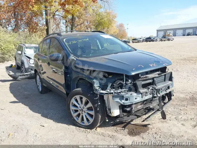 2019 Ford Escape, VIN 1FMCU9HD3KUB70843 — фото 1 (iaai)