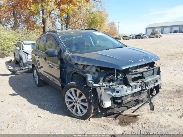 2019 Ford Escape, VIN 1FMCU9HD3KUB70843 — фото 18 (iaai)