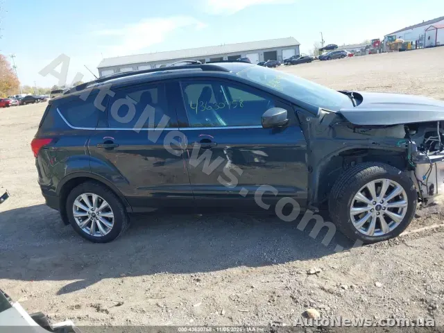 2019 Ford Escape, VIN 1FMCU9HD3KUB70843 — фото 48 (iaai)