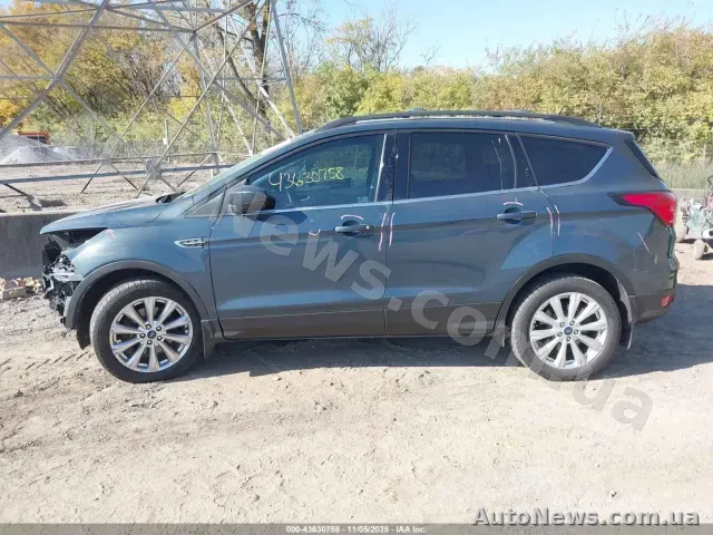 2019 Ford Escape, VIN 1FMCU9HD3KUB70843 — фото 49 (iaai)