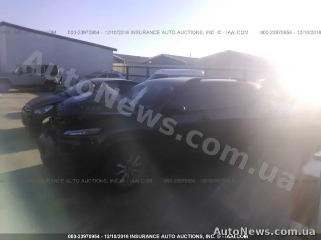 2017 Jeep Cherokee, VIN 1C4PJLCB0JD604961, nr rej. КА7465ІІ — zdjęcie 2 (iaai)
