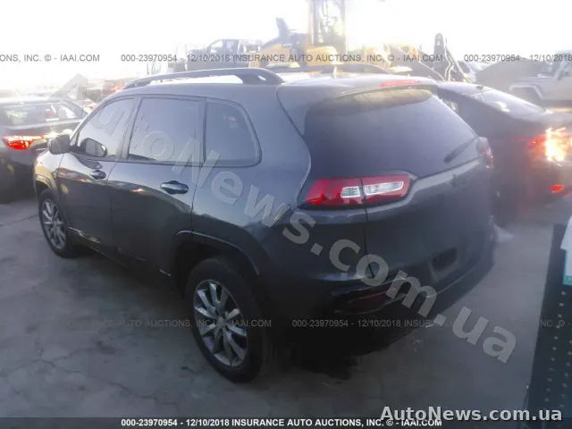 2017 Jeep Cherokee, VIN 1C4PJLCB0JD604961, nr rej. КА7465ІІ — zdjęcie 3 (iaai)