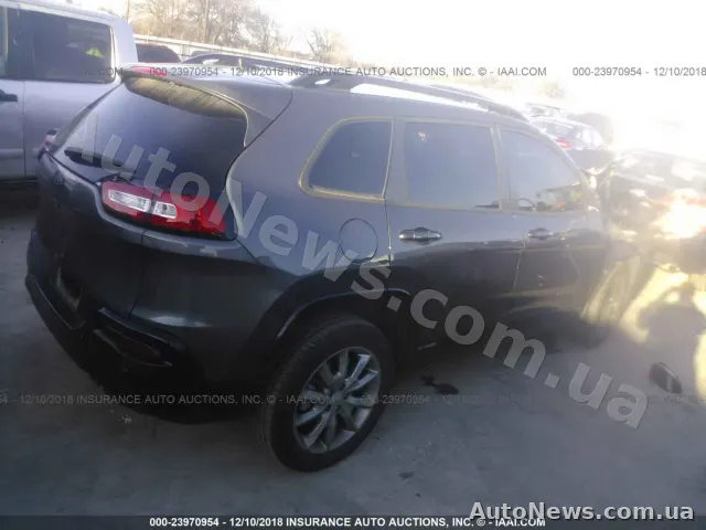 2017 Jeep Cherokee, VIN 1C4PJLCB0JD604961, nr rej. КА7465ІІ — zdjęcie 4 (iaai)