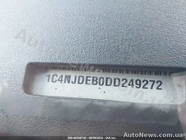 2013 Jeep Compass — фото 12 (iaai)