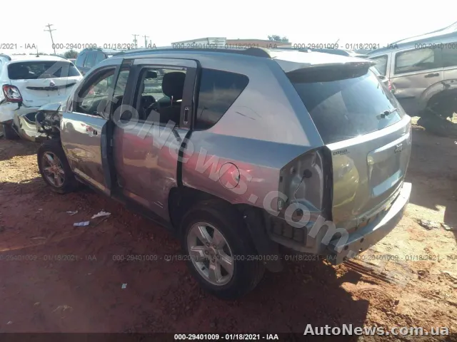 2017 Jeep Compass — photo 3 (iaai)
