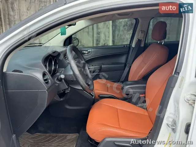 2011 Dodge Caliber — фото 32 (autoria)