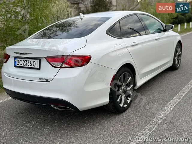 2014 Chrysler 200 — photo 1 (autoria)