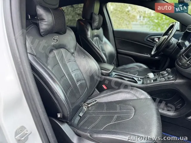 2014 Chrysler 200 — photo 23 (autoria)