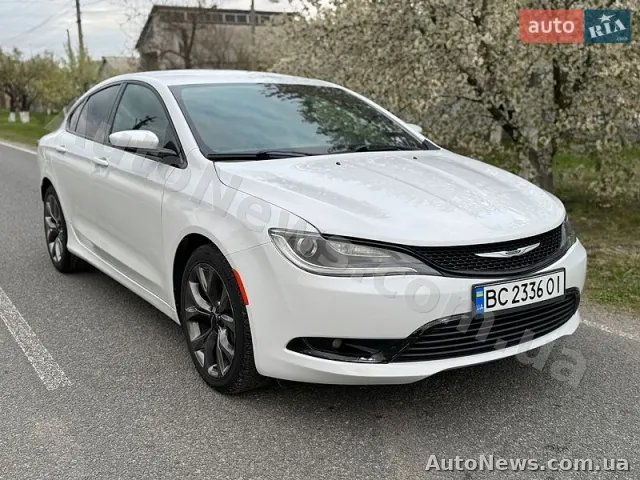 2014 Chrysler 200 — photo 4 (autoria)