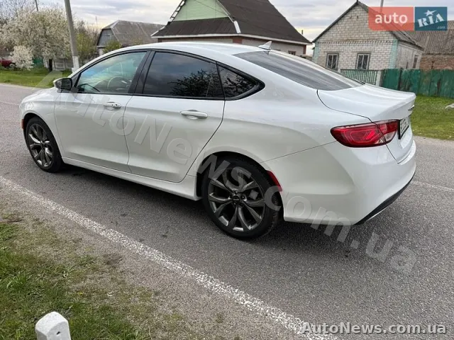 2014 Chrysler 200 — photo 6 (autoria)