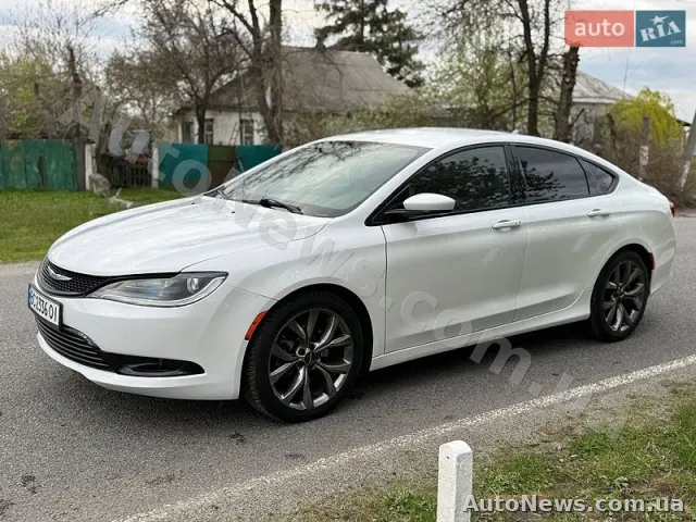 2014 Chrysler 200 — photo 8 (autoria)
