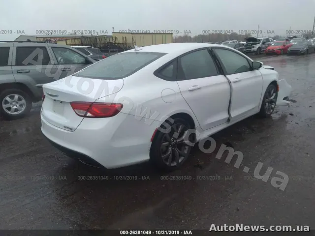2015 Chrysler 200 — photo 4 (iaai)