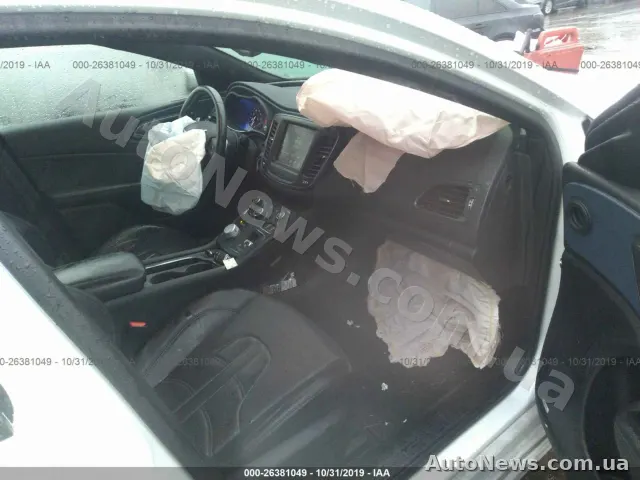 2015 Chrysler 200 — photo 5 (iaai)