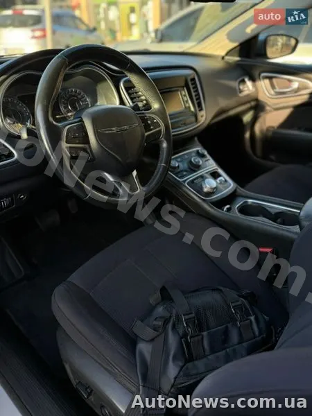 2014 Chrysler 200 — фото 17 (autoria)