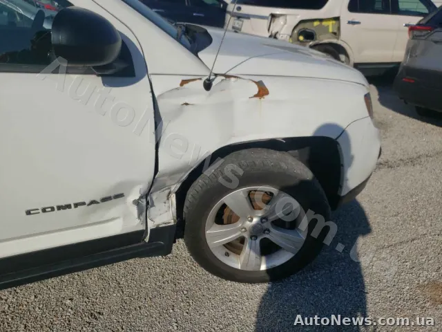 2014 Jeep Compass, VIN 1C4NJDBB7FD214722, госномер СА6403ІН — фото 9 (copart)