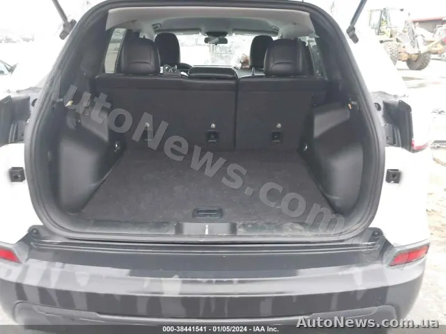 2019 Jeep Cherokee — фото 8 (iaai)
