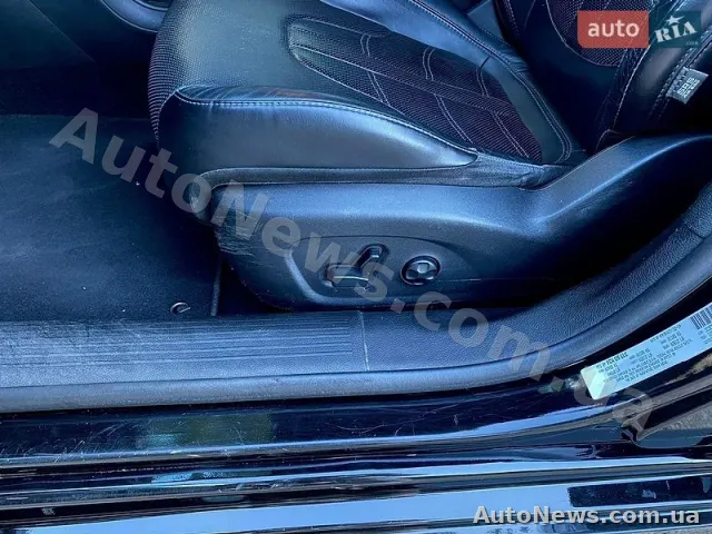 2014 Chrysler 200 — photo 16 (autoria)