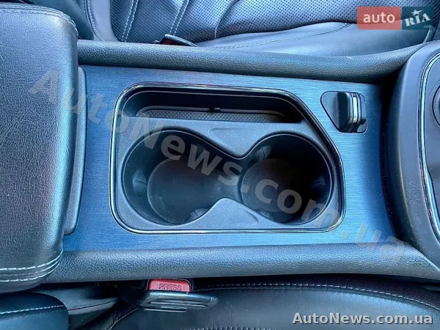 2014 Chrysler 200 — photo 19 (autoria)