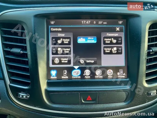 2014 Chrysler 200 — photo 23 (autoria)
