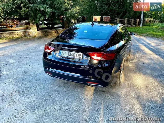 2014 Chrysler 200 — photo 7 (autoria)