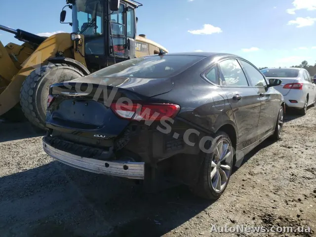 2015 Chrysler 200 — photo 4 (copart)